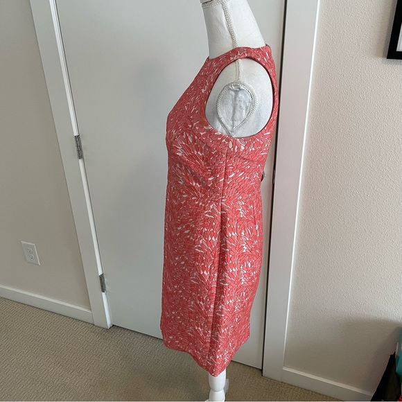 Banana Republic Red Lace Sheath Dress, 2P - Picture 5 of 10